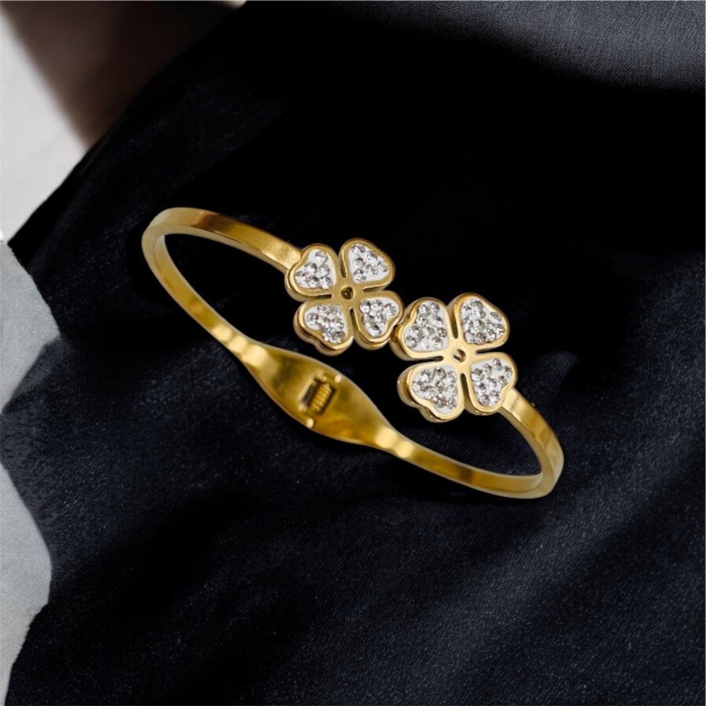 18K Gold Plated Clover Bracelet with CZ Stone – Waterproof & Adjustable