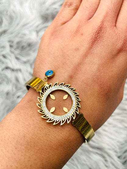 18K Gold Plated Bracelet with Hanging Blue Eye – Anti Tarnish