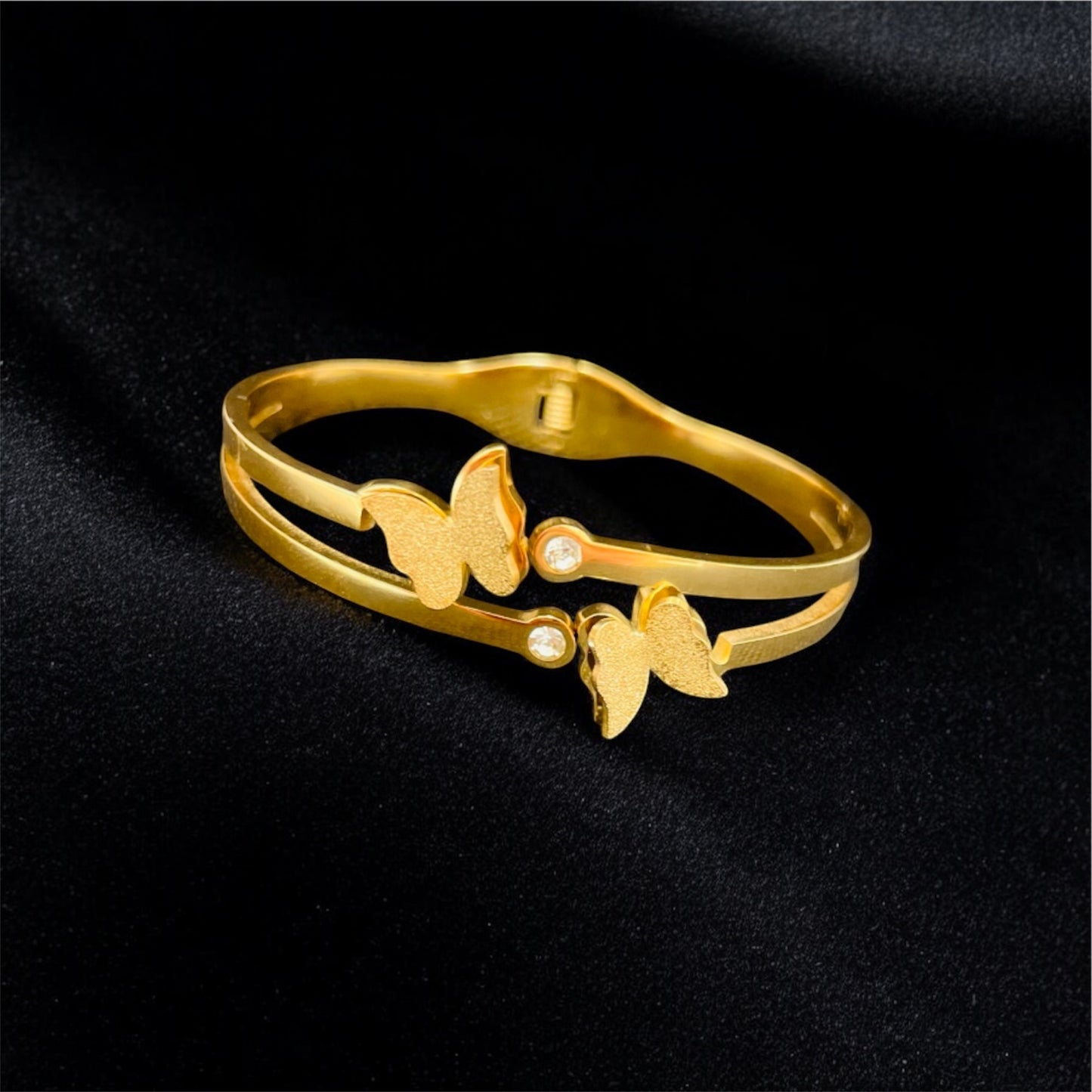 18K Gold Plated Butterfly Bracelet – Waterproof & Adjustable