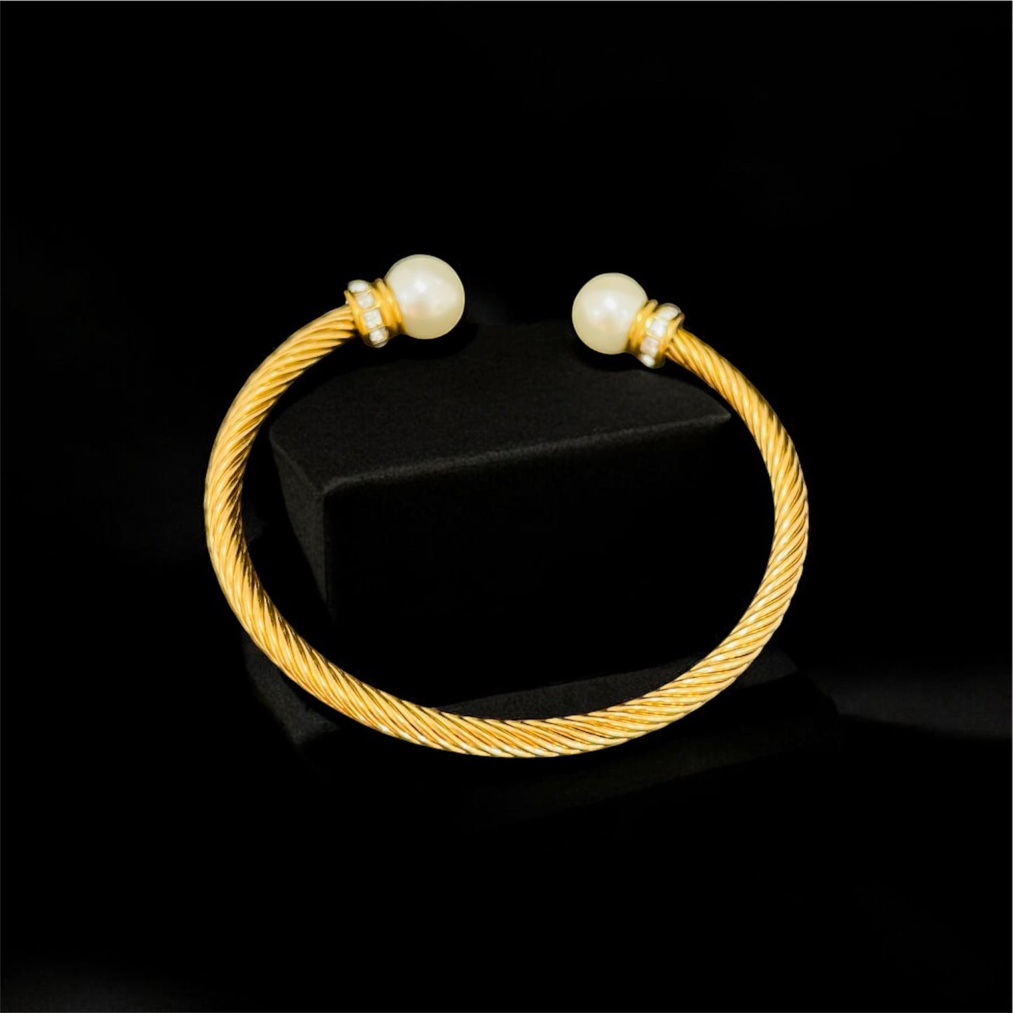 18K Gold Plated Bracelet with Pearls on Both Ends – Waterproof