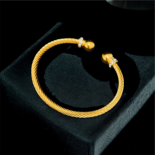 18K Gold Plated Solid Gold Design Bracelet – Waterproof & Adjustable