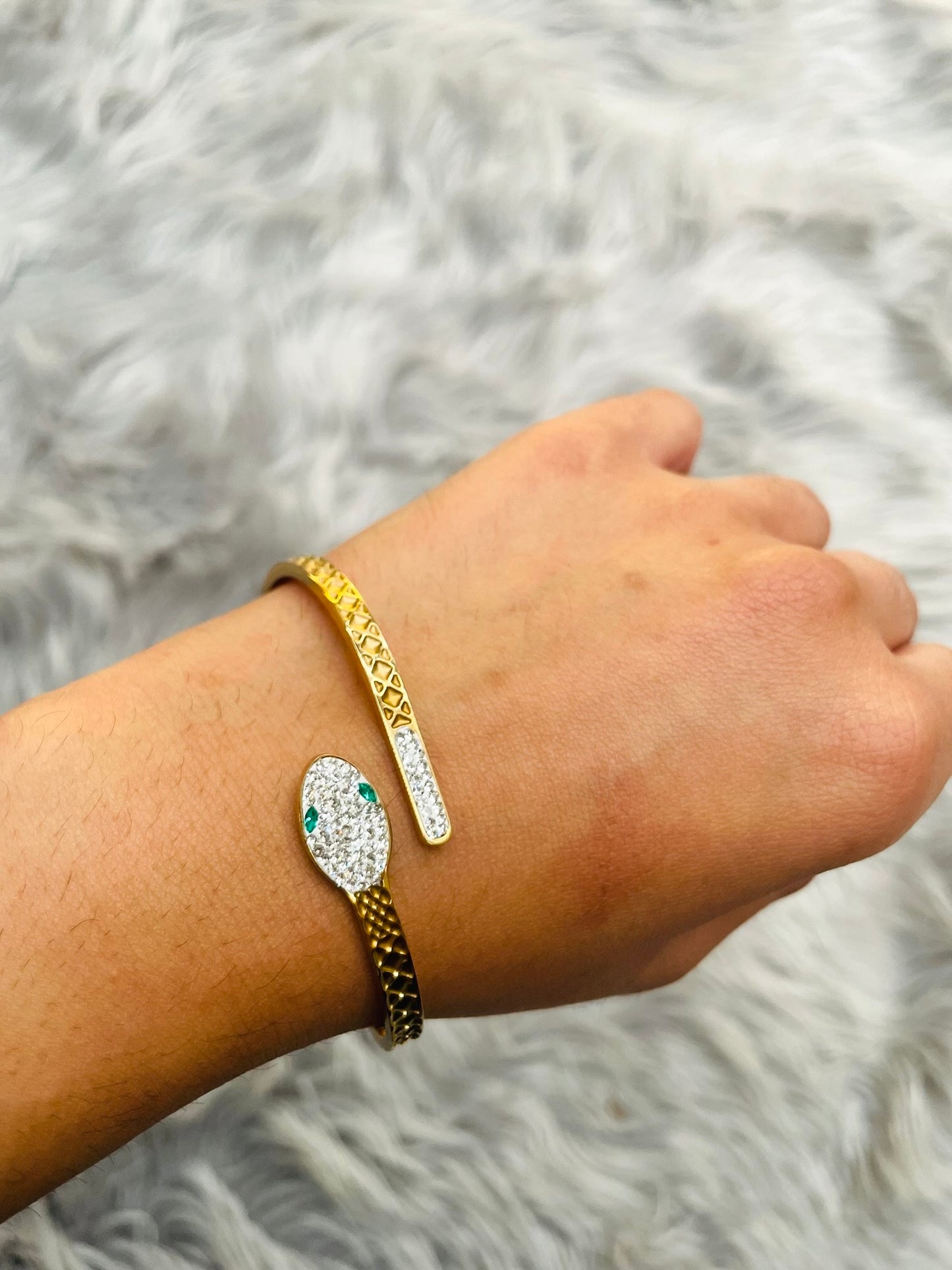 18K Gold Plated Serpent Design Bracelet – Waterproof & Adjustable Fit