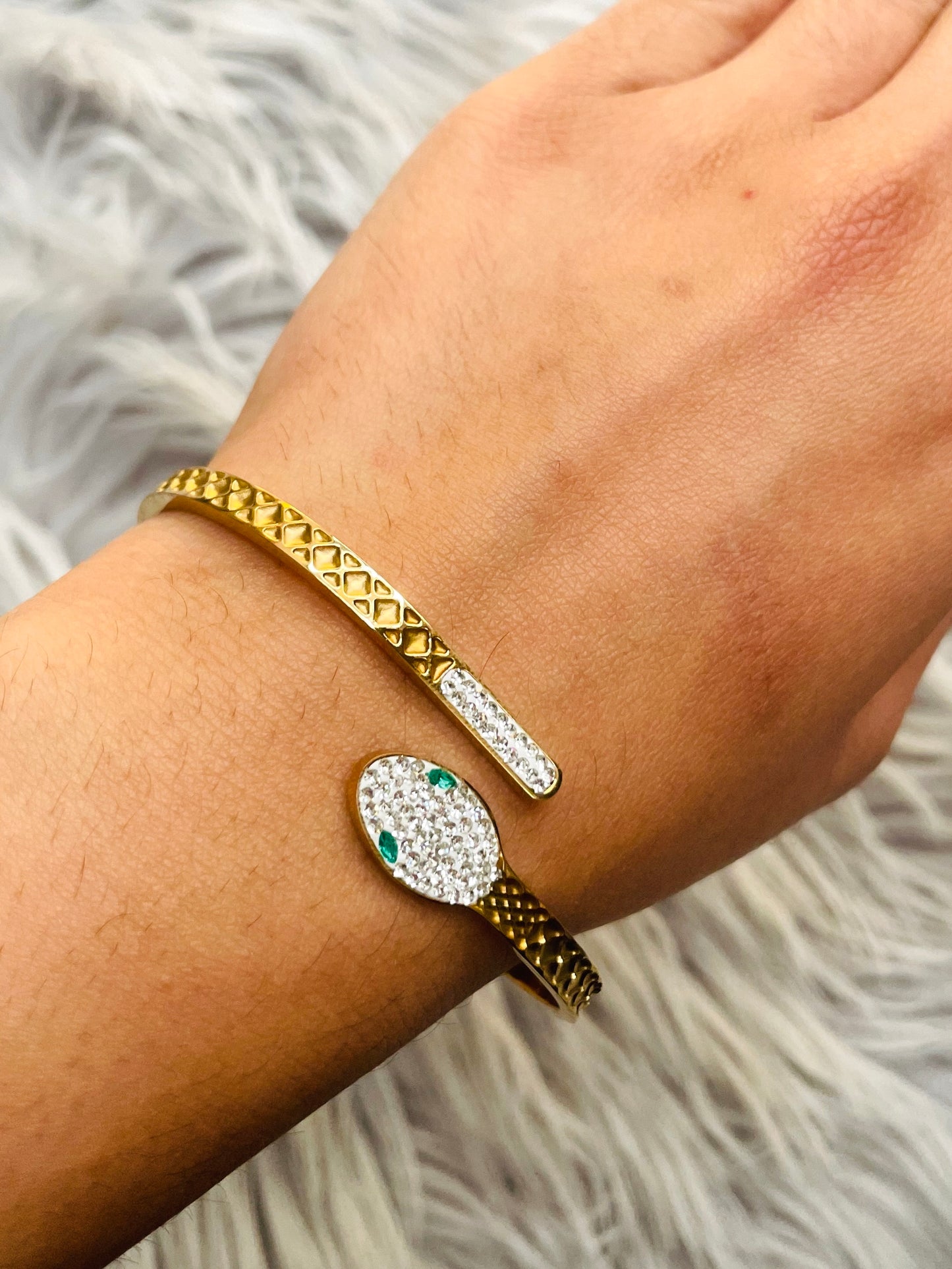 18K Gold Plated Serpent Design Bracelet – Waterproof & Adjustable Fit