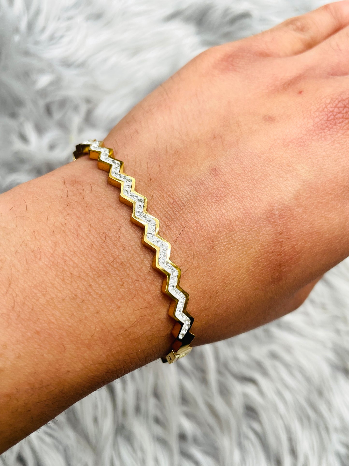 18K Gold Plated Sleek CZ Stone Bracelet – Waterproof & Adjustable Fit